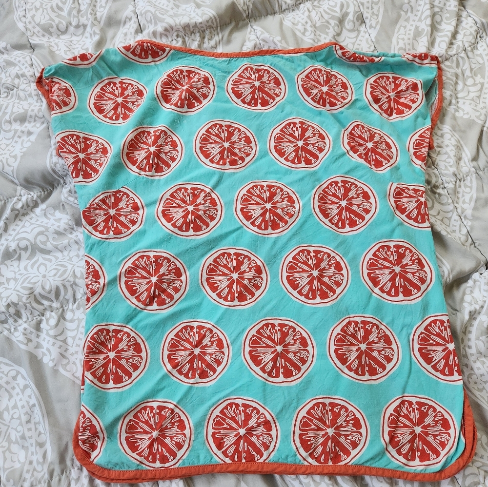 Escapada Summer Short Sleeves Top Cute Orange Slices on a Teal Background Size S